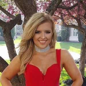 Meet your Posher, Leah